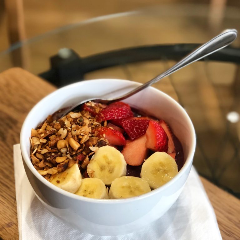 Let’s Talk About Acai Berry Smoothie Bowls
